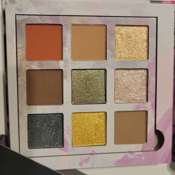 REVOLVE PLEY BEAUTY 9 COLOR EYESHADOW PALETTE NEW NWT COBRA KAI - Picture 4 of 6